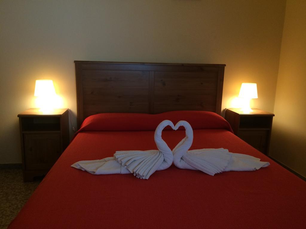 Apartamentos Dominguez Calera Номер фото
