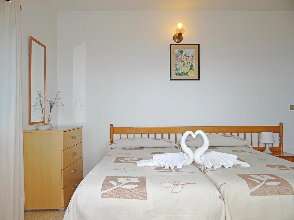 Apartamentos Dominguez Calera Екстер'єр фото