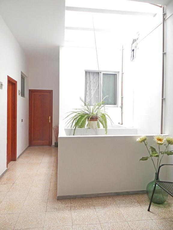 Apartamentos Dominguez Calera Екстер'єр фото