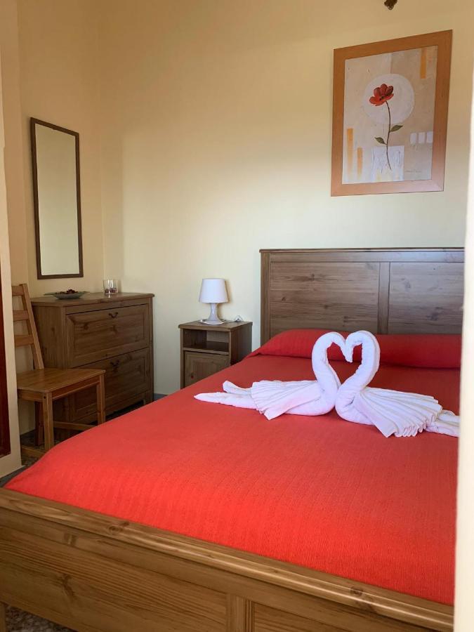 Apartamentos Dominguez Calera Екстер'єр фото